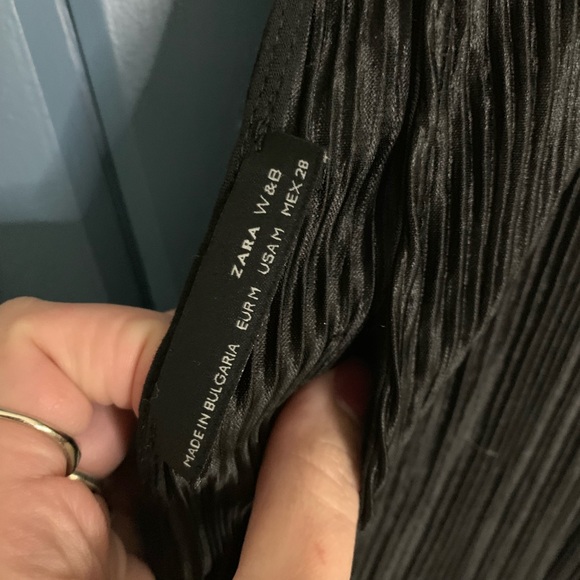 ZARA black shiny ribbed mini dress - Picture 4 of 5